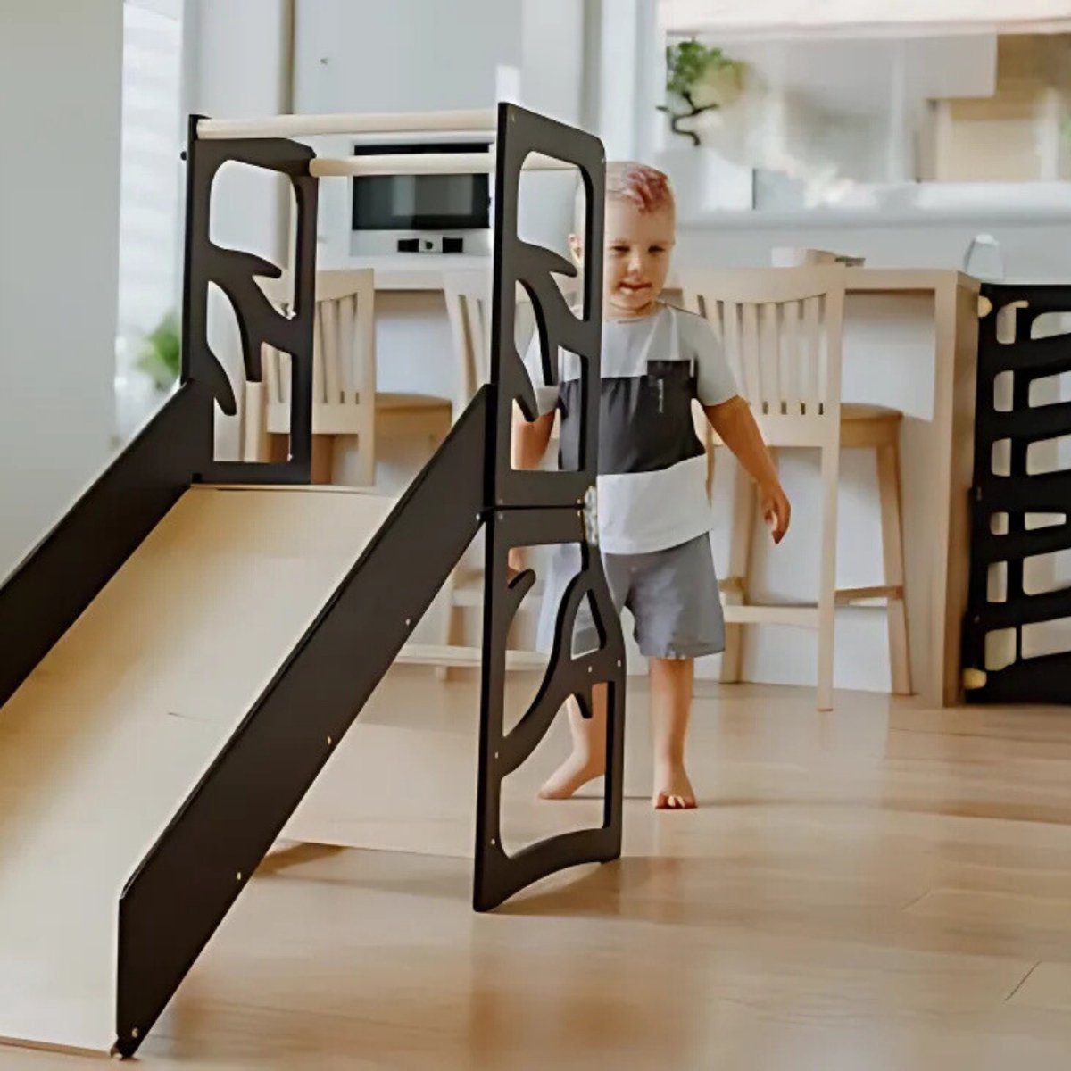 Zonovi Leertoren- Montessori Keukentrap - Learning Tower - Speeltafel - Kindertafel - Kinder trap - Leertoren - Keuken toren - Keukenhulp - Leerstoel - Met Glijbaan - Voor Peuters - Opvouwbaar - Inklapbaar - 3 in 1 - Zwart - Inclusief Antislip Strips — afbeelding 4
