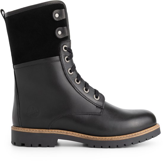 Botte lacée noire en cuir avec tige en daim, boucles et semelle épaisse.
