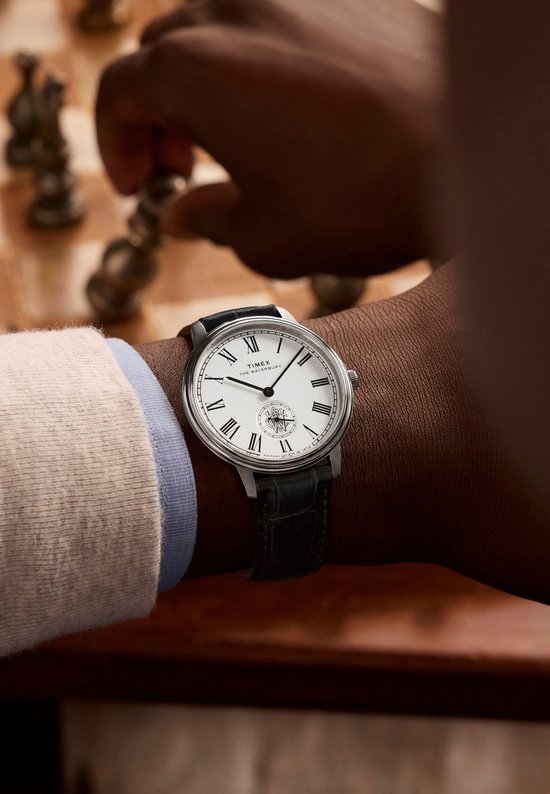 Montre analogique à Quartz Timex Waterbury Metropolitan Sub Second, Zwart : 100 % acier inoxydable | Bracelet : 100 % Cuir 39 TW2Y23100AJ