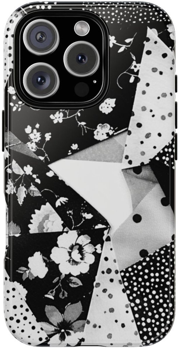 Monochrome Bloemen- en Polkadot Patchwork – Telefoonhoesje Geschikt voor iPhone 16 Pro