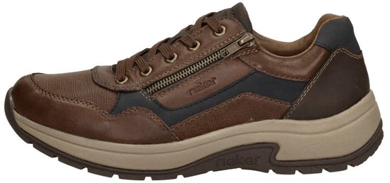 Bruine Rieker sneaker met veters, rits en donkerblauwe accenten op een lichte achtergrond.