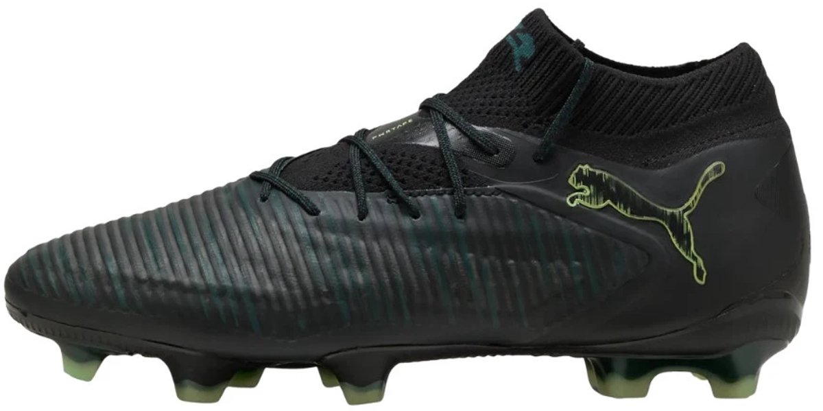 Zwarte Puma Future 8 Ultimate FG voetbalschoenen, EU 45, met FUZIONFIT³ voor een nauwsluitende pasvorm.