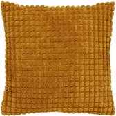 Okergeel sierkussen met 3D-wafelstructuur.
