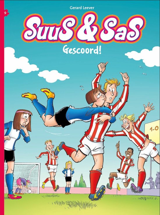 Boekomslag van 'Suus & Sas 9 - Gescoord!' met een voetbalscène.