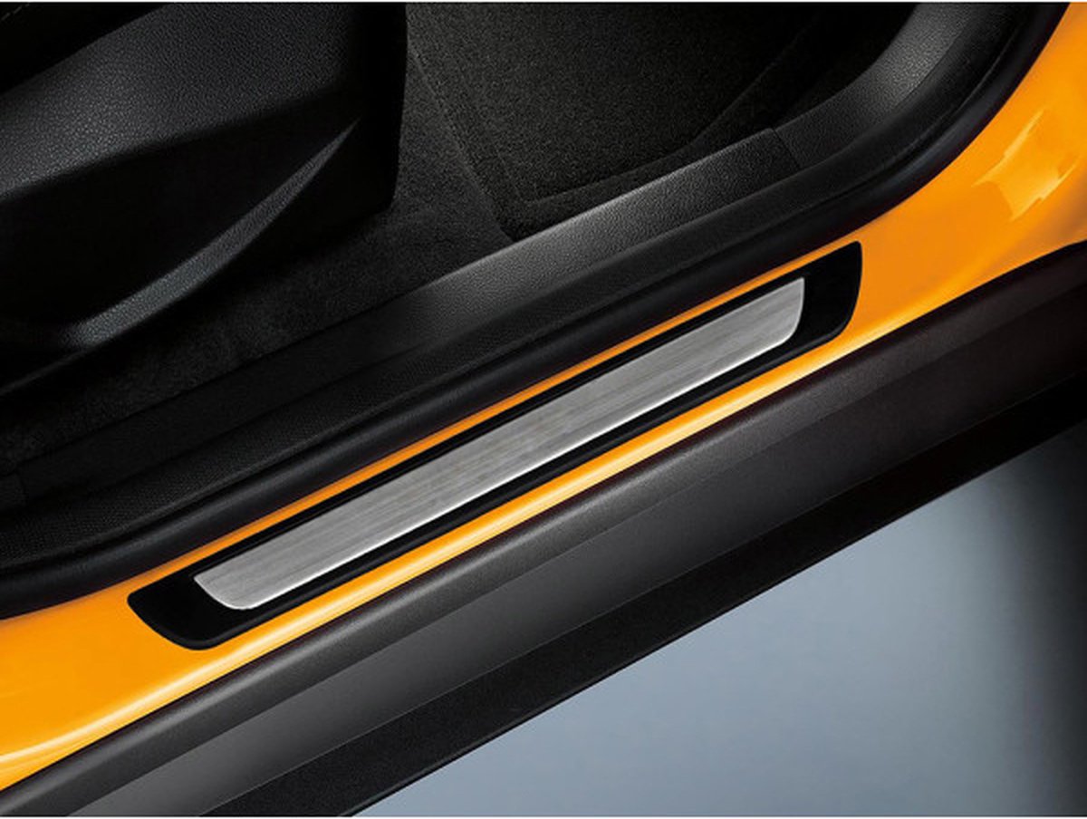 Instaplijsten voor Nissan Micra K14 2016 (5 deurs) - Kras bescherming - Set van 4 - Zwart/metallic