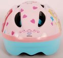 Roze fietshelm met hartjes, prinsessen en de tekst '©Disney'. Blauwe onderkant.