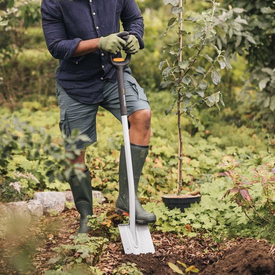Fiskars Spade voor zachte bodems, met scherpe punt, lengte: 105 cm, hoogwaardig staal/aluminium, zwart/wit, Light, 1019605