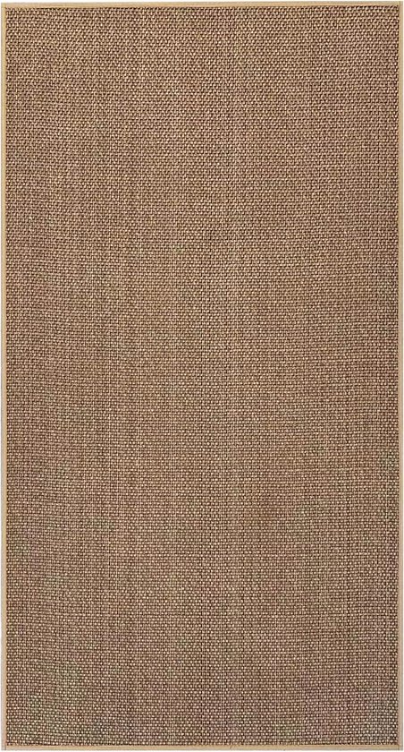 Tapis marron avec une texture fine et tissée et une bordure beige subtile.