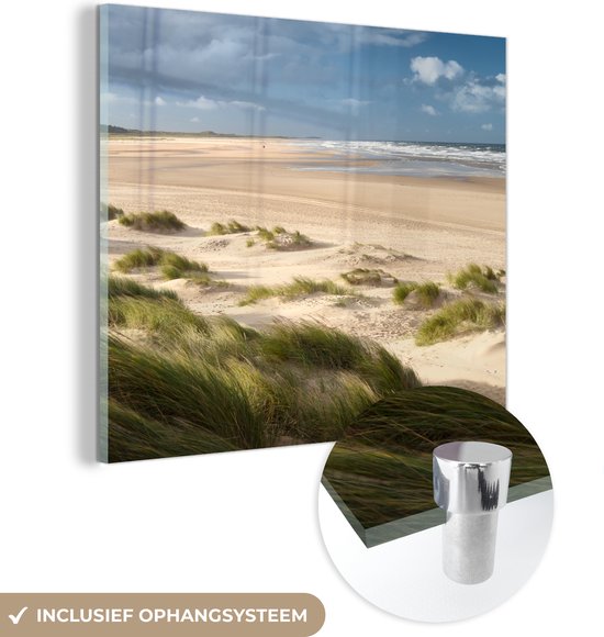 MuchoWow® Glasschilderij 90x90 cm - Schilderij acrylglas - Zand - Duin - Zee - Foto op glas - Schilderijen