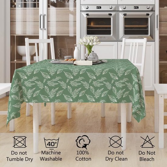 Nappe de table Homescapes Nappe de Noël Verte en coton, 137 x 229 cm