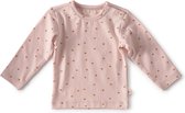 Little Label - baby shirt lange mouw - light pink hearts - maat: 56 - bio-katoen