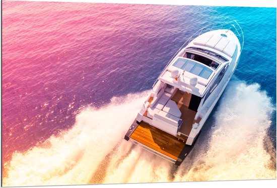 Dibond - Luxe Speedboot op het Water - 120x80cm Foto op Aluminium (Met Ophangsysteem)