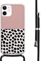 Casimoda® hoesje met koord - Geschikt voor iPhone 12 Mini - Stippen roze - Afneembaar koord - Siliconen/TPU - Multi