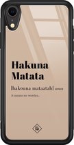 Casimoda® hoesje - Geschikt voor iPhone XR - Hakuna Matata - Luxe Hard Case Zwart - Backcover telefoonhoesje - Bruin/beige