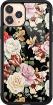 Casimoda® hoesje - Geschikt voor iPhone 11 Pro - Bloemen flowerpower - Luxe Hard Case Zwart - Backcover telefoonhoesje - Multi