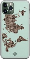 Casimoda® hoesje - Geschikt voor iPhone 11 Pro Max - Wereldkaart blauw luipaard - Siliconen/TPU telefoonhoesje - Backcover - Natuur - Blauw