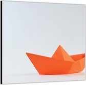 Dibond –Gevouwen Oranje Bootje -50x50 Foto op Aluminium (Wanddecoratie van metaal)