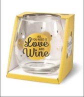 Wijnglas - Waterglas - All you need is love and wine - Gevuld met verpakte Italiaanse bonbons - In cadeauverpakking met gekleurd lint