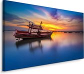 Schilderij - Boot op een meer bij zonsondergang , Wanddecoratie , Premium print