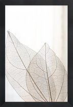 JUNIQE - Poster in houten lijst Skeleton Leaves -20x30 /Ivoor