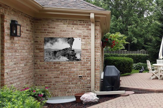 Posters de jardin Une ancienne locomotive à vapeur - noir et blanc - 90x60 cm