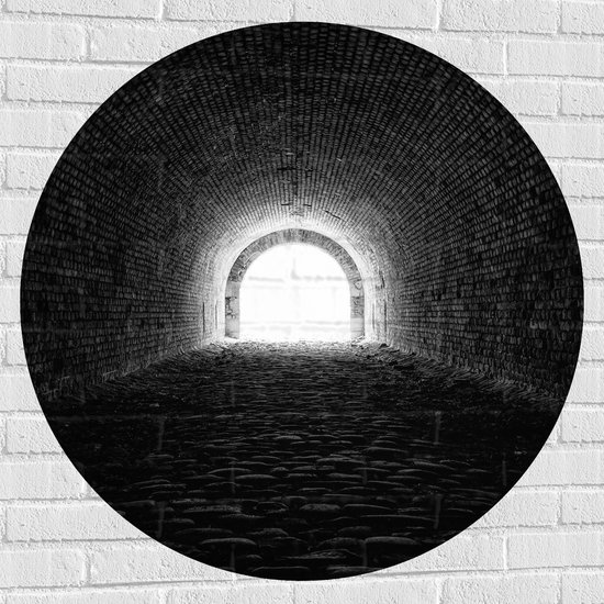 WallClassics - Muursticker Cirkel - Donkere Tunnel - 100x100 cm Foto op Muursticker