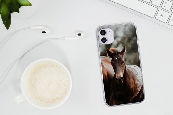 Coque iPhone 11 - Paarden - Forêt - Berg - Coque de téléphone en Siliconen
