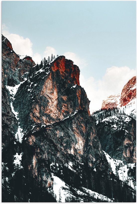 WallClassics - Poster Glanzend – Bergtoppen met Sneeuw - 70x105 cm Foto op Posterpapier met Glanzende Afwerking