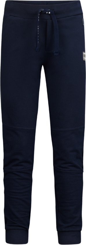 broek met gaten maat 152