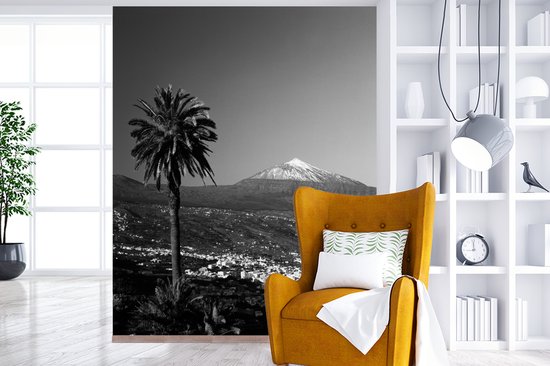 Papier peint photo Tenerife - La Orotava avec vue sur le volcan El Tei à Tenerife - Zwart- Wit largeur 225 cm x hauteur 280 cm - Impression photo sur papier peint vinyle (disponible en 7 formats) - chambre/séjour/bureau