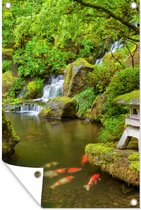 Tuindecoratie Waterval - Koi - Japanse lantaarn - Mos - Water - 40x60 cm - Tuinposter - Tuindoek - Buitenposter