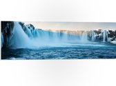 WallClassics - PVC Schuimplaat - Goðafoss Watervallen in IJsland - 90x30 cm Foto op PVC Schuimplaat (Met Ophangsysteem)