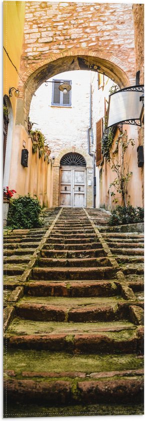 WallClassics - Vlag - Klein straatje in Italië - 20x60 cm Foto op Polyester Vlag