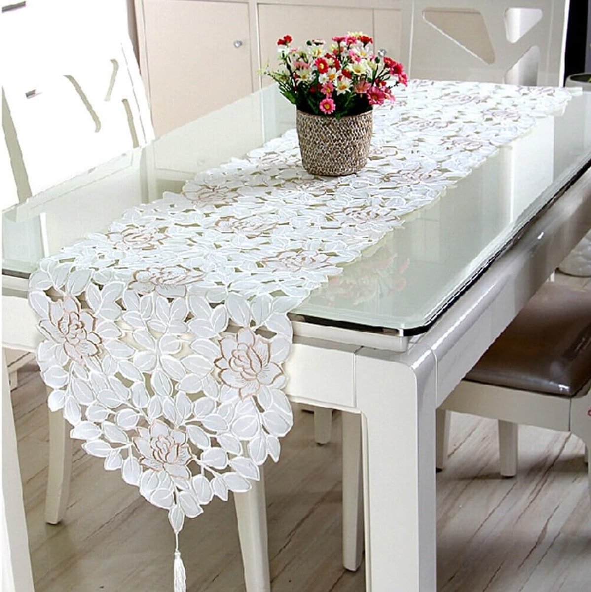 Allecto - Tafelkleed - Vintage geborduurd - Woondecoratie - Wit - Bruiloft en feest - 35x45cm - Decoratief tafelaccessoire