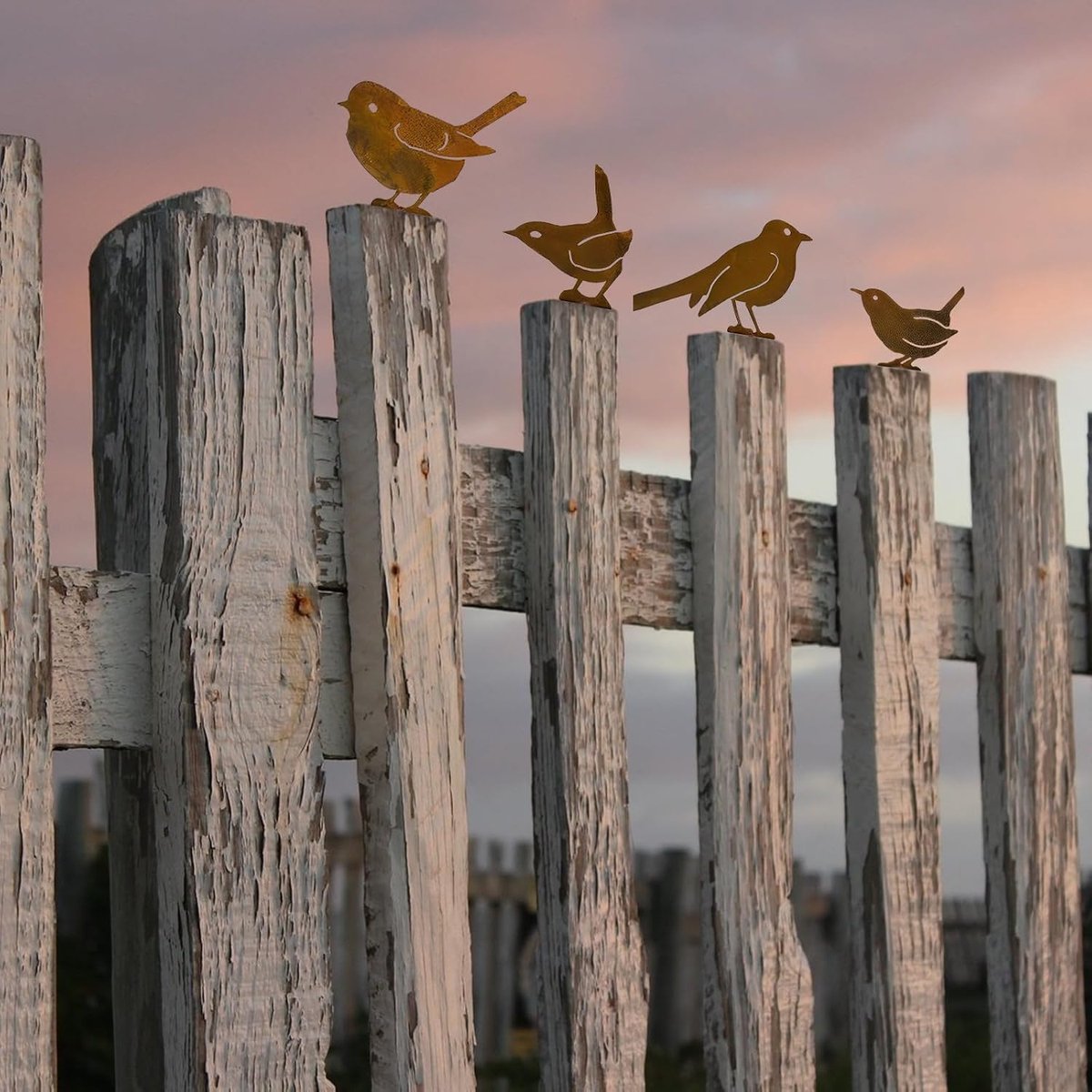 MOAZIFI Rust Bird, Garden Decoration for Outdoor, Weatherproof Iron Grid Garden Plug for Wooden Fence Figures - ShopVlot