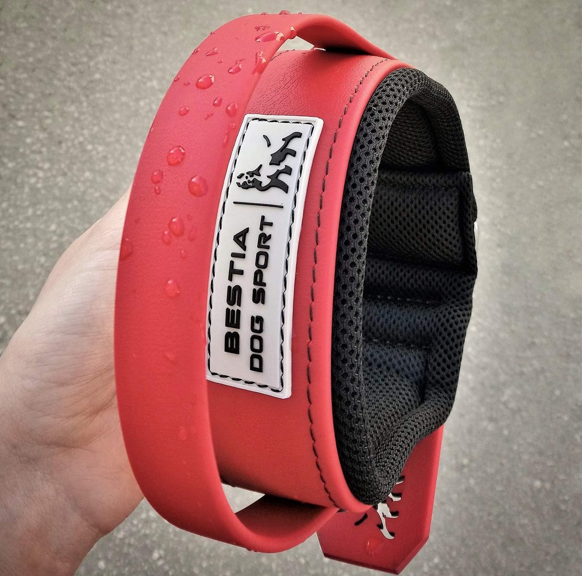 Bestia DOG SPORTS HANDLE COLLAR ALL RED - ShopVlot
