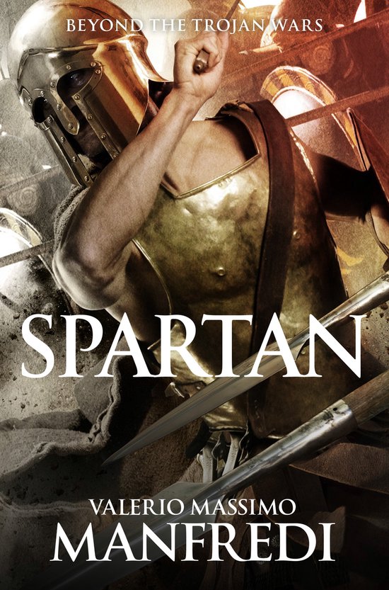 De cover van het boek 'Spartan' met een Spartaanse krijger in vol ornaat, met helm en zwaard.