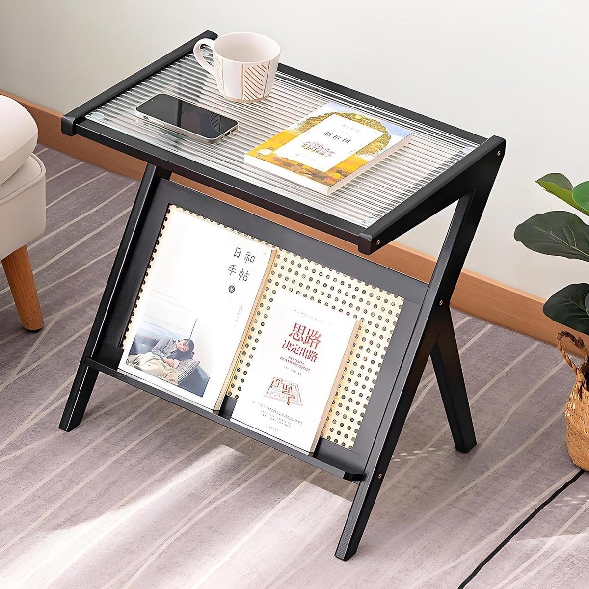 Rotan bijzettafel - Boho nachtkastje - Woonkamer opbergen - Met glazen blad - 56x36 cm - Zwart