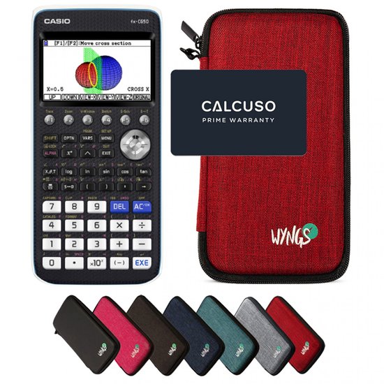 Een Casio fx-CG50 grafische rekenmachine naast een open rode WYNGS-beschermhoes. Meerdere kleuren hoezen zijn eronder geplaatst.