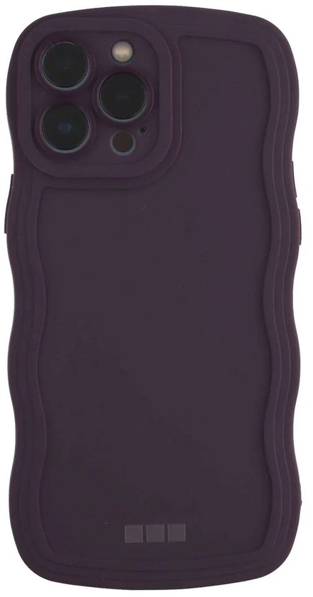 Paars hoesje met golvend design en cameralens-uitsparing.