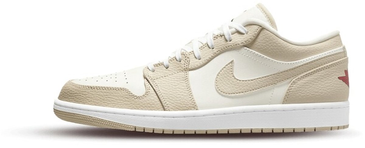 Air Jordan 1 Low SE Sail Rattan University Red - Maat 44