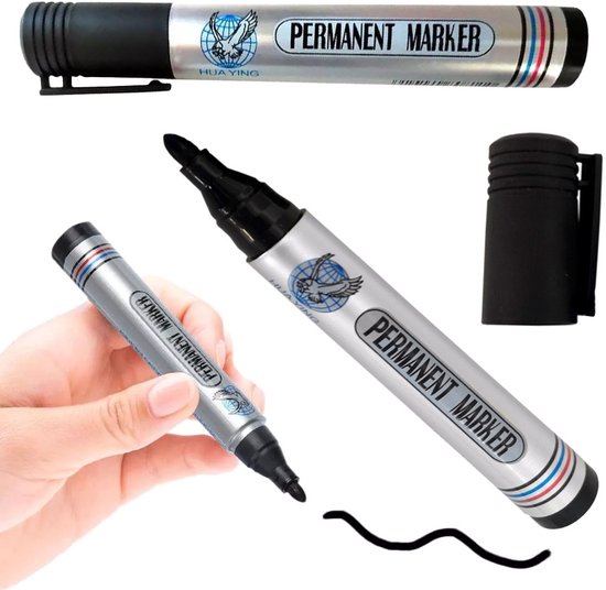 Permanente marker in zilver met zwarte dop, getoond met een hand die hem vasthoudt en een lijntje.