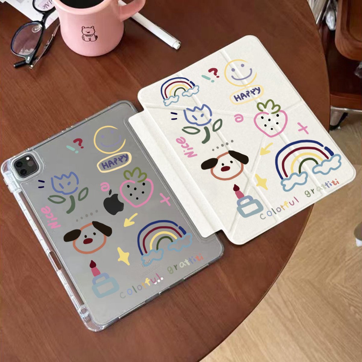 Casalora Tablet Hoes – Geschikt voor Apple iPad 11 A16 11 inch (2025) – Met Pennenhouder – Y-vormige Vouw – Graffiti