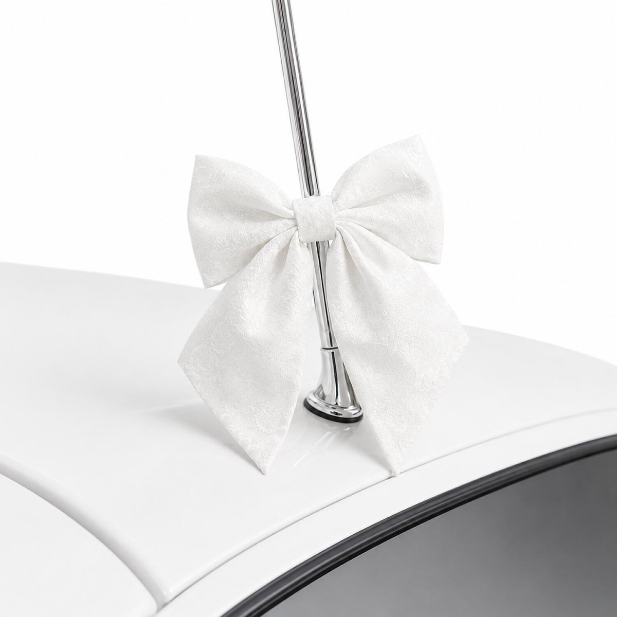 Trouwauto antenne strikjes - 30x stuks - wit - 12 x 13 cm - bruiloft decoratie