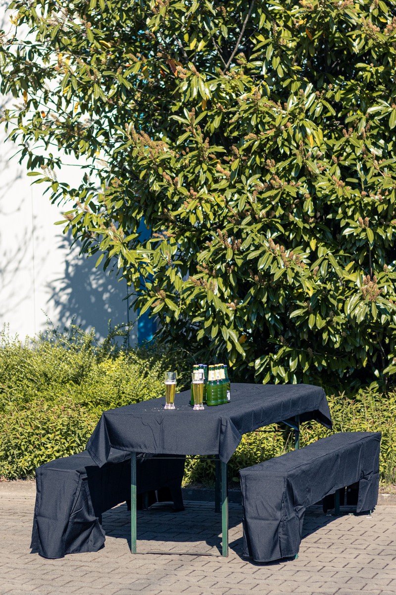 Bier tafelset textiel zwart 9350 1st 100x260cm/ 2st 220x25x45cm