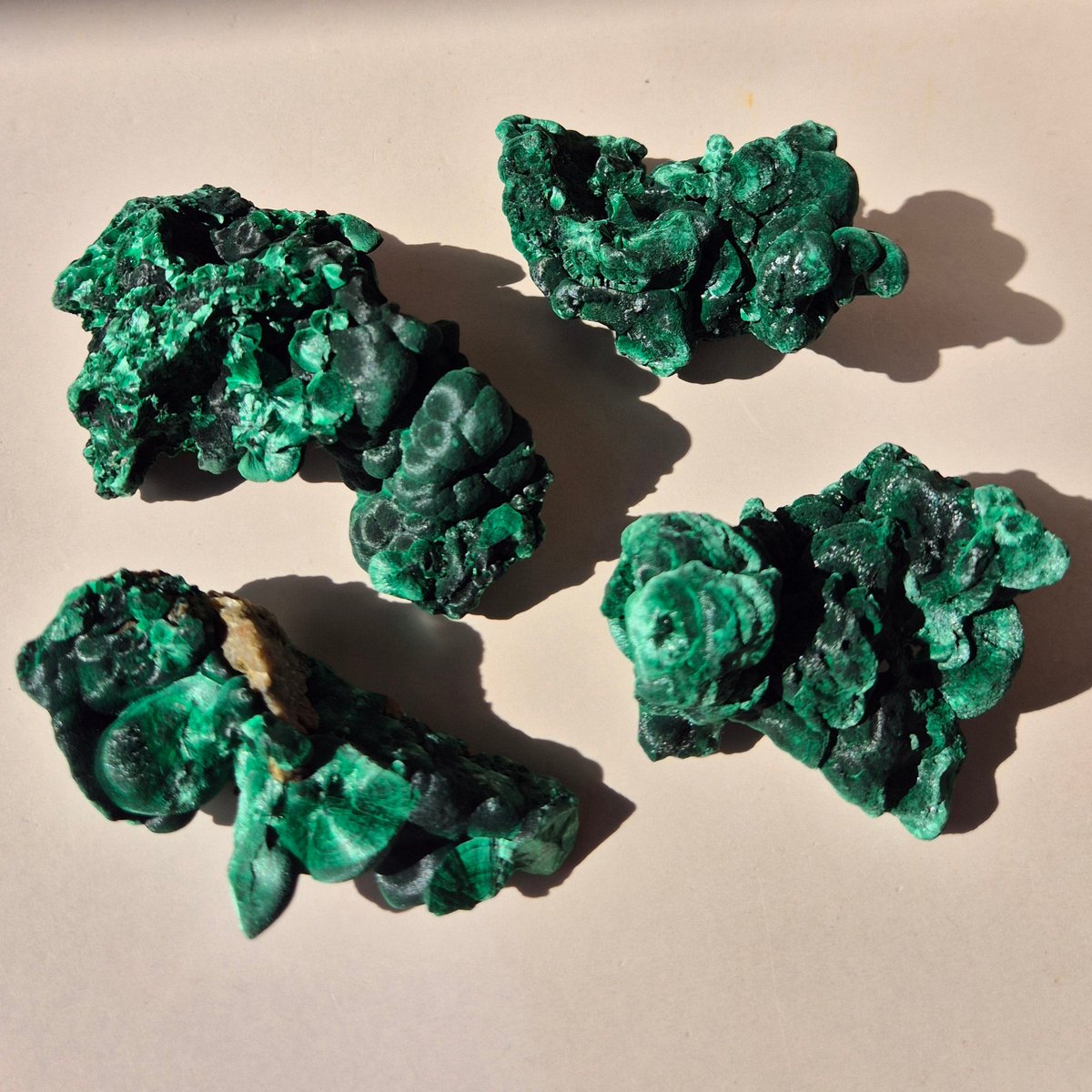 Velvet Malachite Cat Eye – Ruwe Cluster 50-100gram