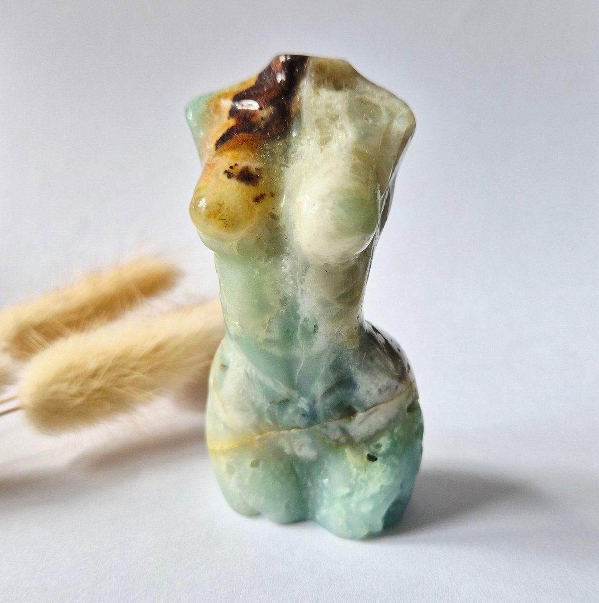 Caribbean Calciet vrouwenbeeldje 8 cm (#2) – handgeslepen edelsteen goddess carving