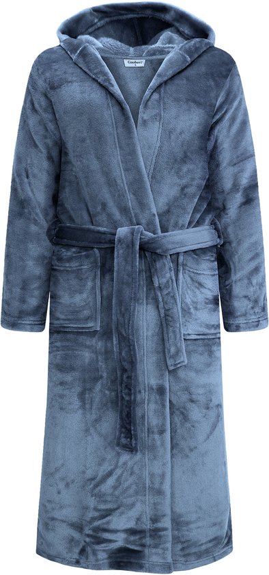 Long peignoir bleu avec capuche, ceinture et deux poches. En matière super douce.
