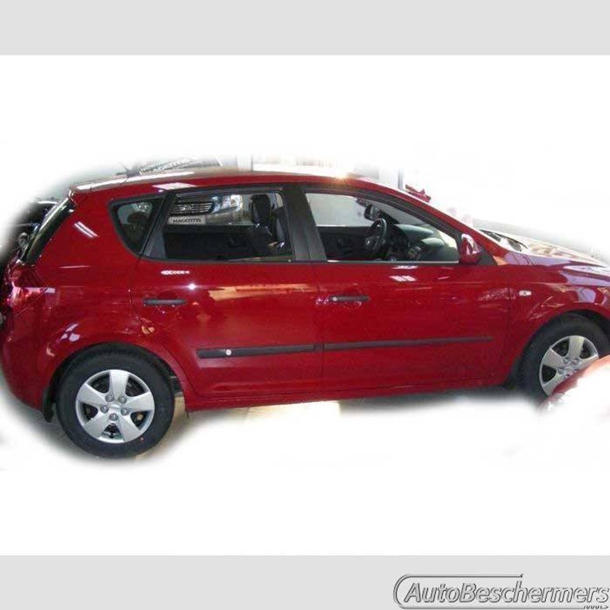 Stootlijsten set zwart voor Kia Ceed 5-deurs 2007-04.2012. De stootstrips zijn zelfklevend. Set a 4 stuks (#0005)