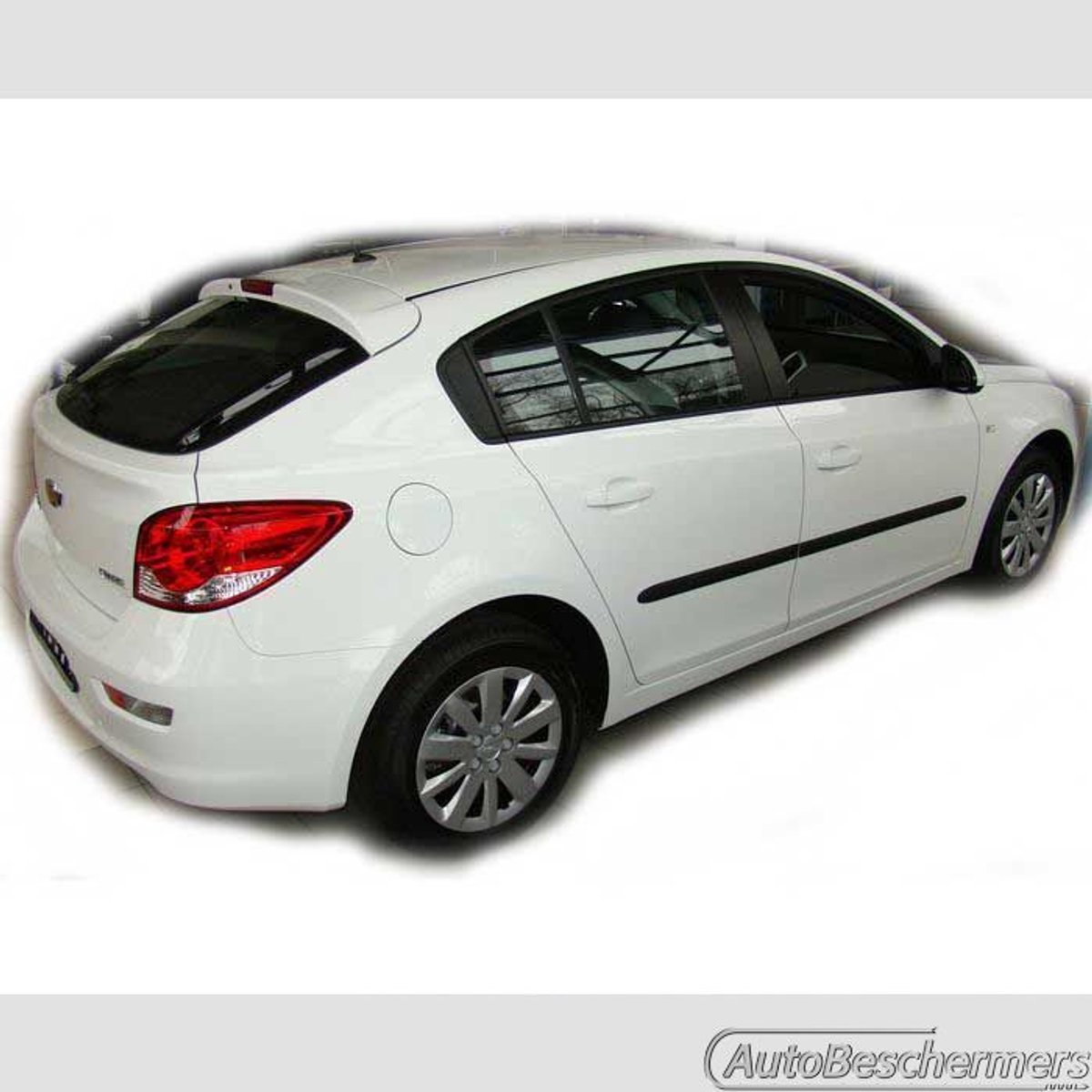 Stootlijsten set zwart voor Chevrolet Cruze 5-deurs 08.2011-. De stootstrips zijn zelfklevend. Set a 4 stuks (#0001)